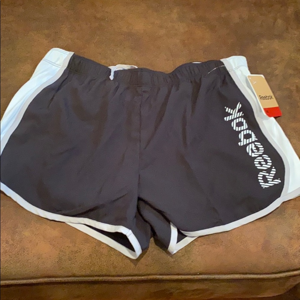 NWT Reebok running shorts size medium relaxed fit